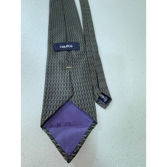 "Nautica" 100% Silk Mens Tie Imported Fabric Grey Silver Black Mexico 60" Office - Picture 3 of 7